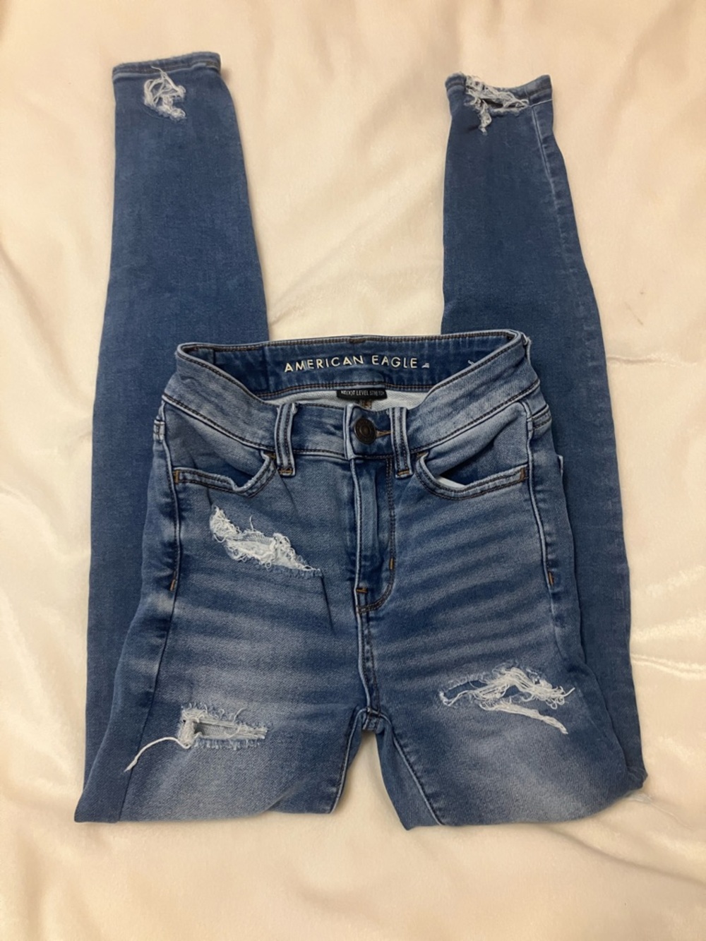 American Eagle Outfitters Women's Distressed Medium Blue Skinny Jeans Sz 00